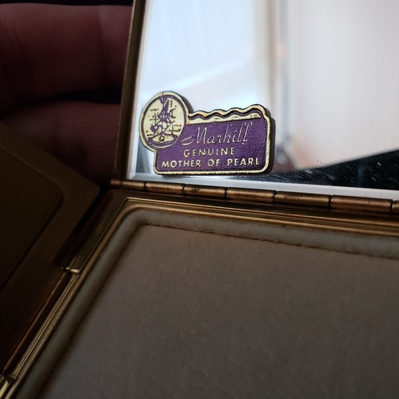 Vintage Marhill Mother of Pearl compact-Euc - Picture 7 of 8